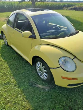 2006 Volkswagen New Beetle GL Hatchback 2D