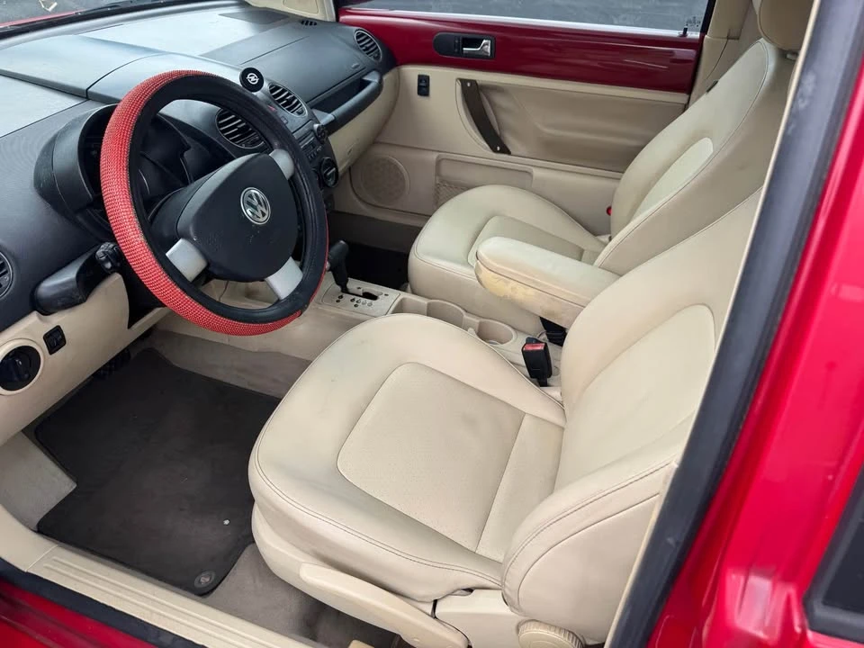 2006 Volkswagen New Beetle - Image 9 of 15
