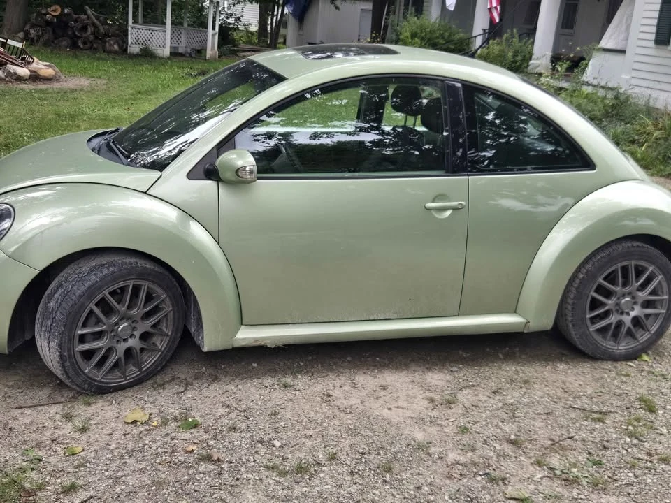 2006 Volkswagen New Beetle - Image 11 of 13