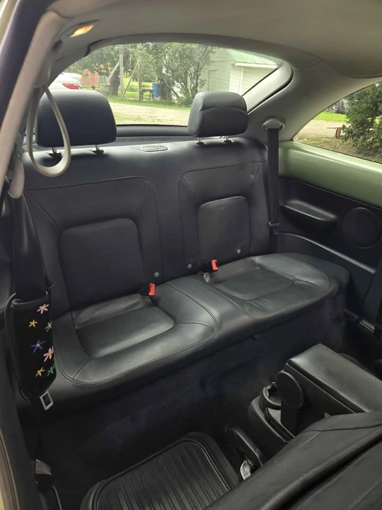 2006 Volkswagen New Beetle - Image 2 of 13