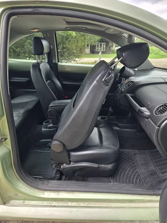 2006 Volkswagen New Beetle - Image 3 of 13