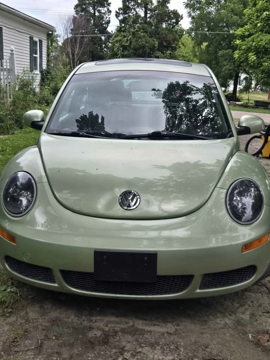 2006 Volkswagen New Beetle - Image 12 of 13