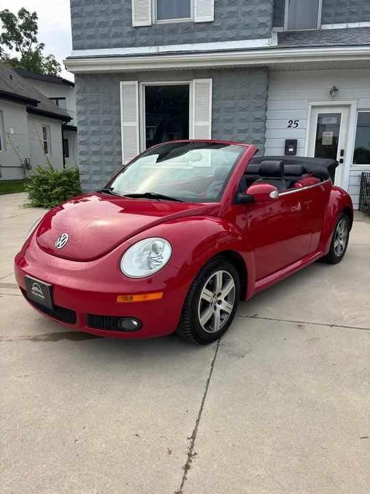 2006 Volkswagen New Beetle - Image 2 of 12
