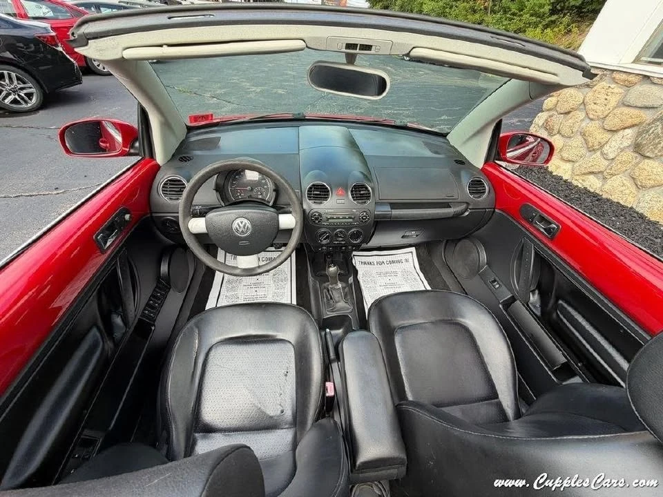 2006 Volkswagen New Beetle - Image 19 of 20