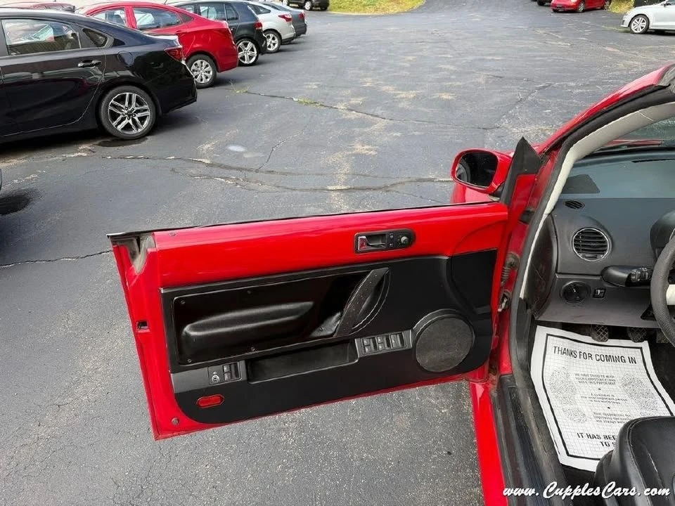 2006 Volkswagen New Beetle - Image 5 of 20