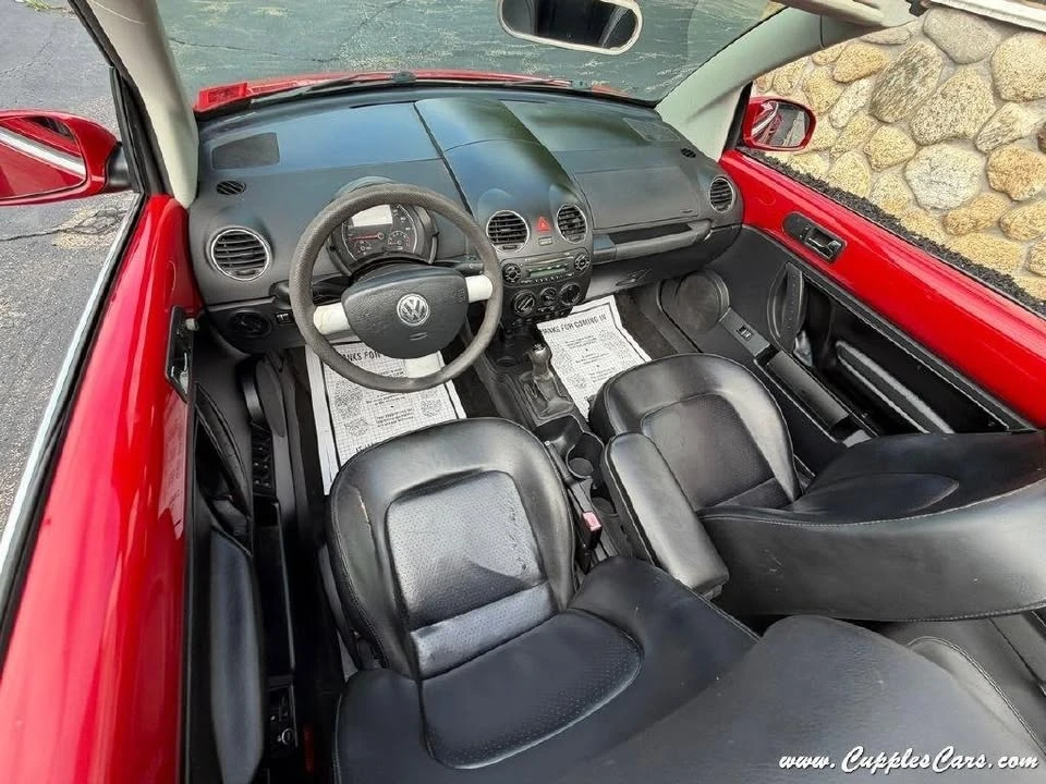 2006 Volkswagen New Beetle - Image 18 of 20