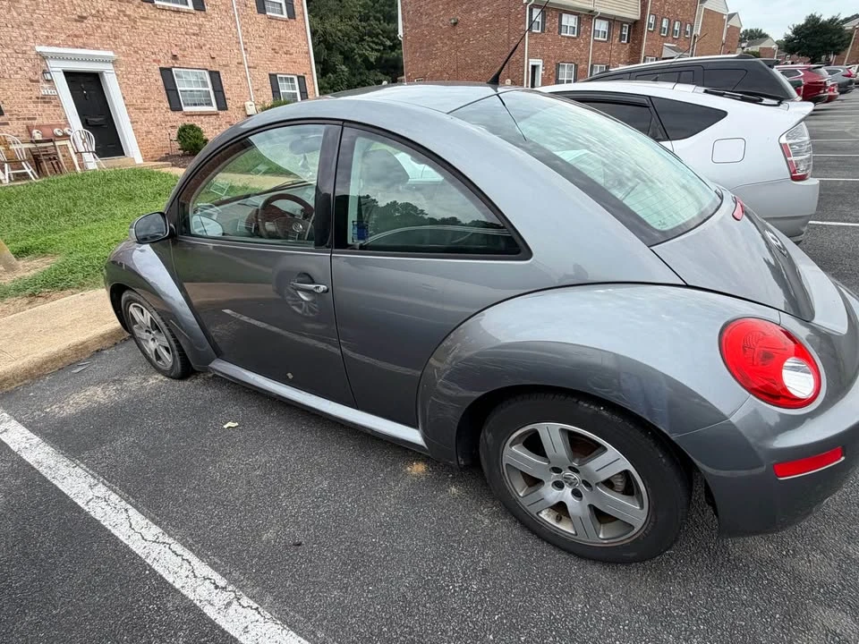 2006 Volkswagen New Beetle - Image 2 of 4
