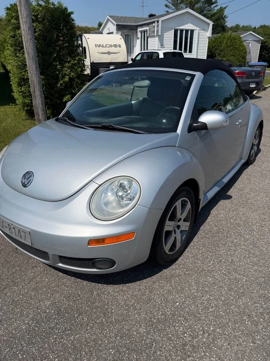 2006 Volkswagen New Beetle - Image 4 of 5