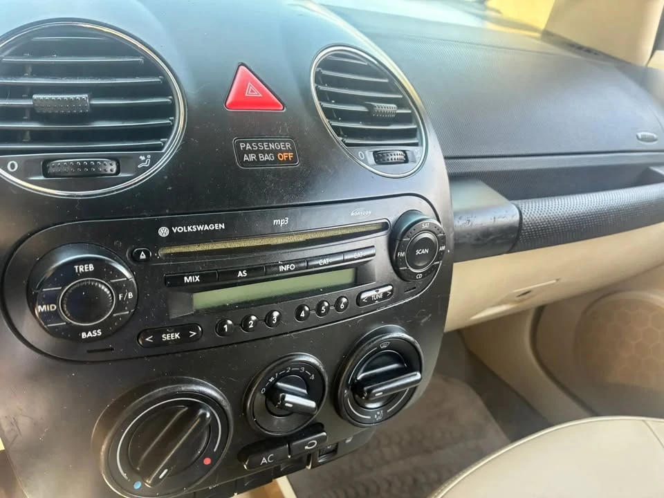 2006 Volkswagen New Beetle - Image 17 of 20