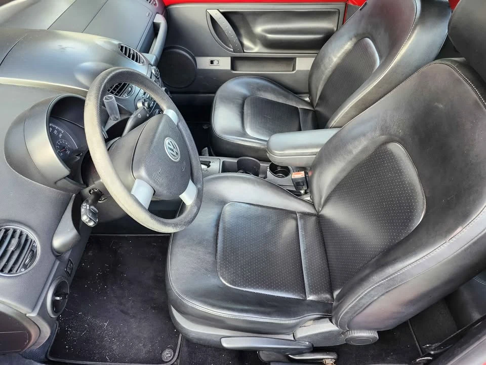 2006 Volkswagen New Beetle - Image 9 of 11