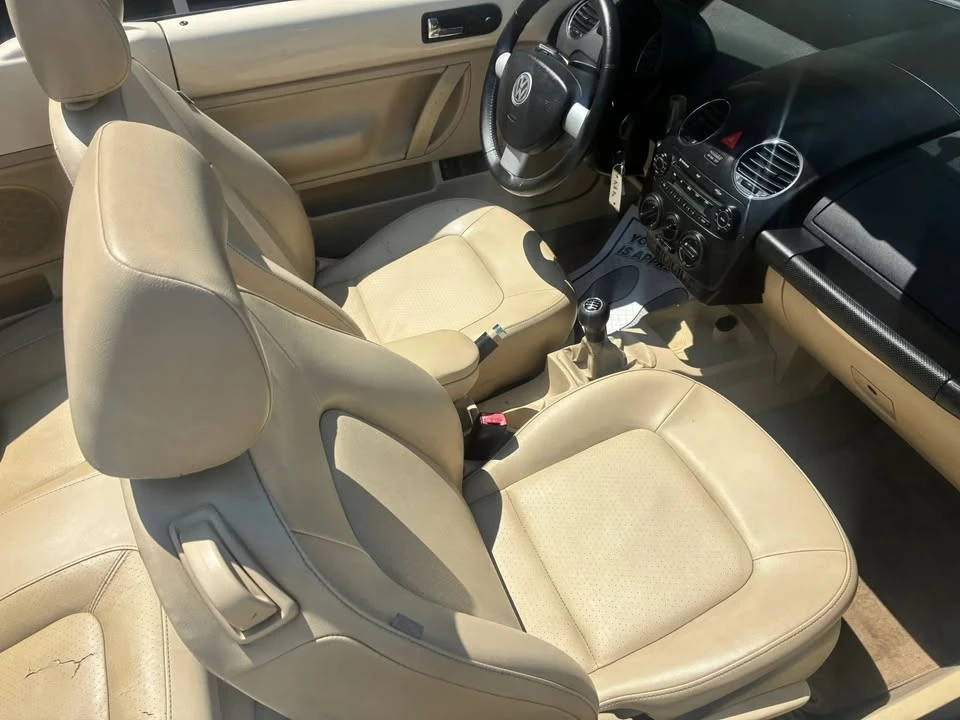2006 Volkswagen New Beetle - Image 9 of 20