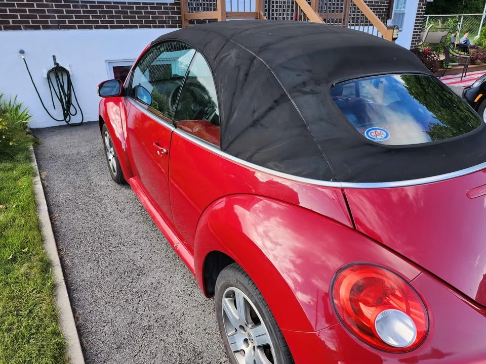 2006 Volkswagen New Beetle - Image 2 of 11
