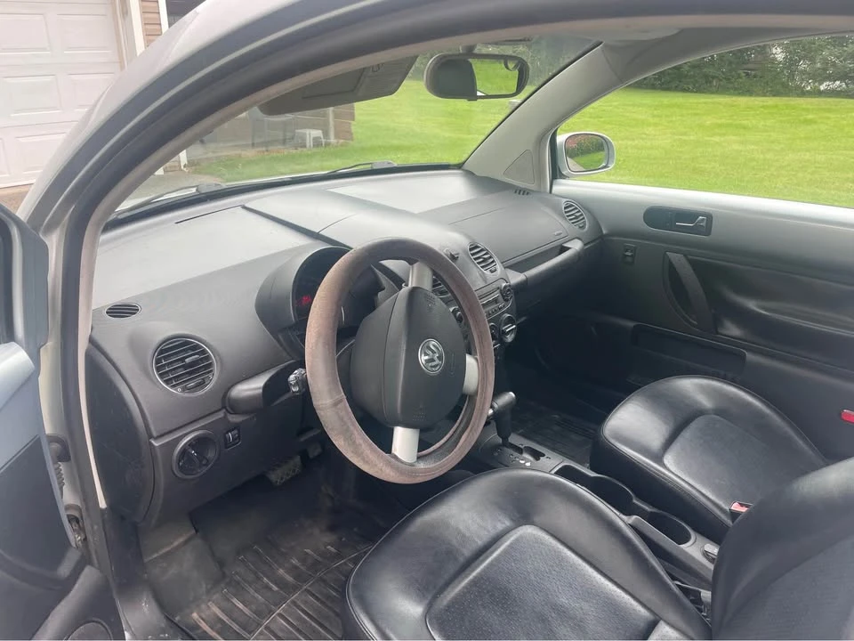 2006 Volkswagen New Beetle - Image 5 of 11