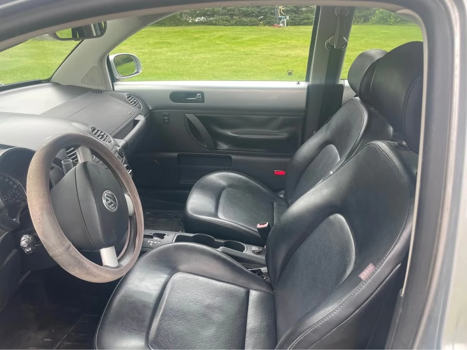 2006 Volkswagen New Beetle - Image 6 of 11