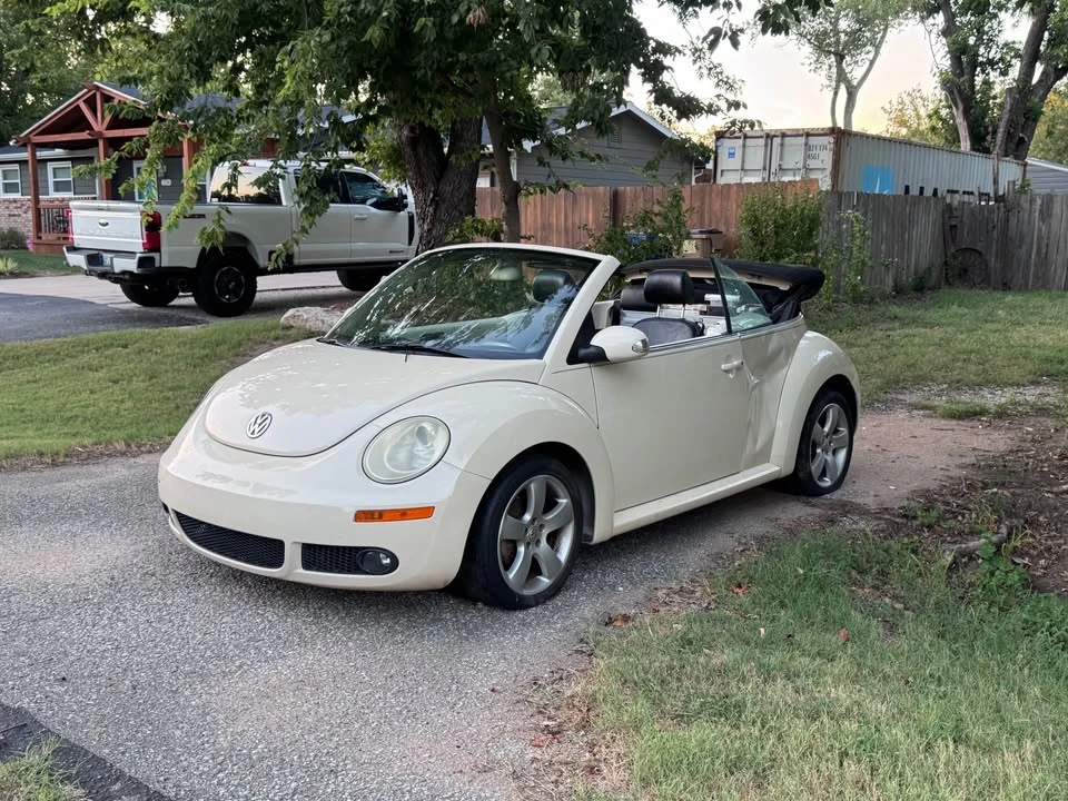2006 Volkswagen New Beetle - Image 2 of 8