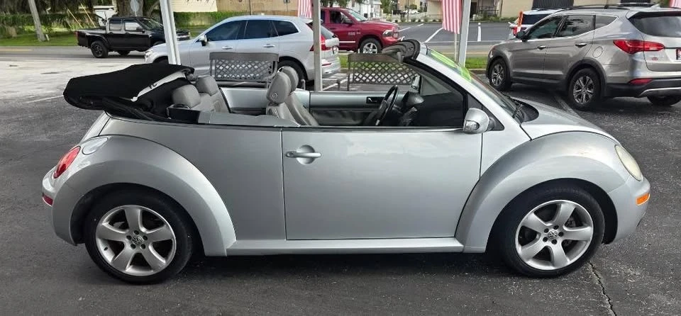 2006 Volkswagen New Beetle - Image 8 of 19