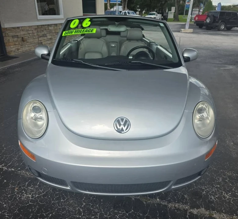 2006 Volkswagen New Beetle - Image 10 of 19