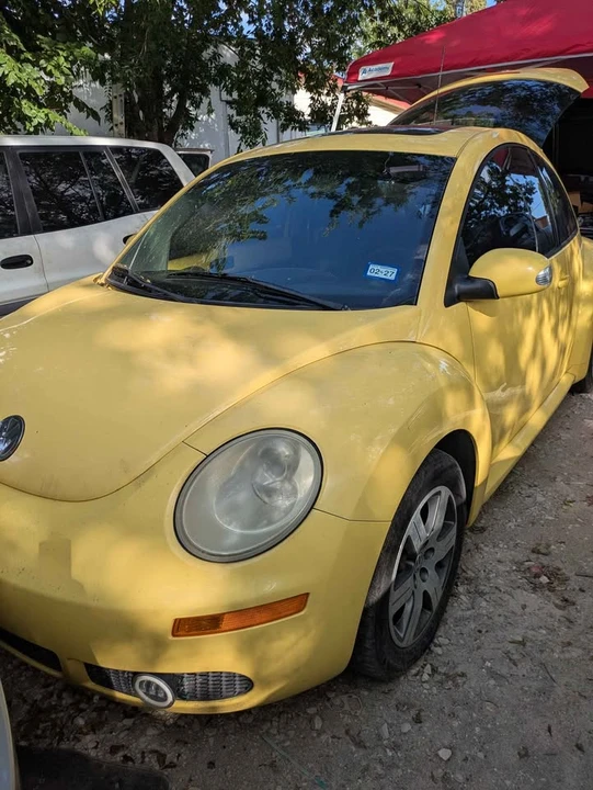 2006 Volkswagen New Beetle - Image 2 of 7