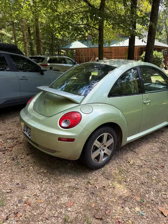 2006 Volkswagen New Beetle - Image 2 of 5