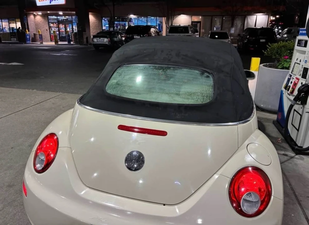2006 Volkswagen New Beetle - Image 5 of 14