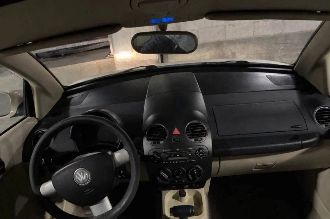 2006 Volkswagen New Beetle - Image 13 of 14