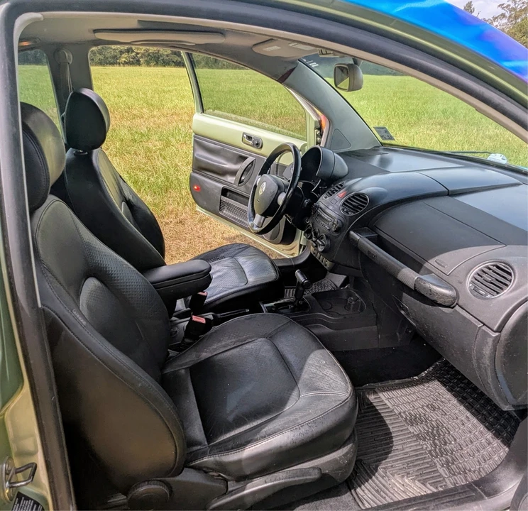 2006 Volkswagen New Beetle - Image 10 of 18