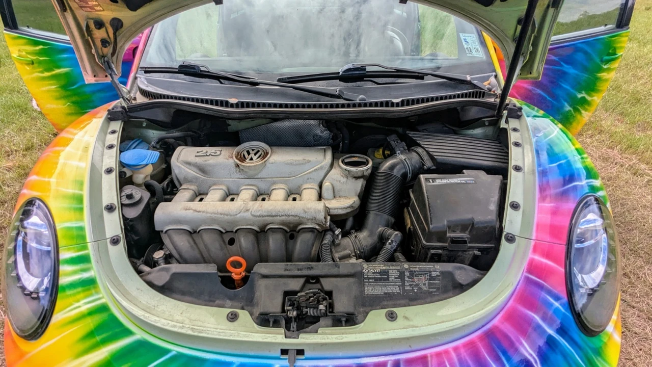 2006 Volkswagen New Beetle - Image 16 of 18
