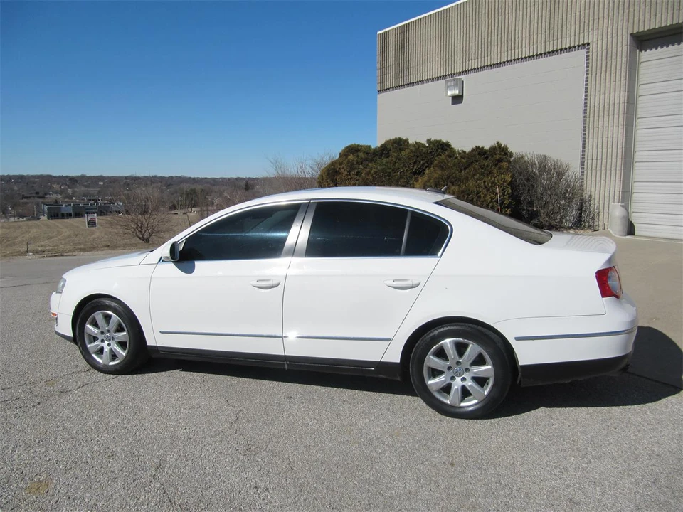 2006 Volkswagen Passat - Image 3 of 25