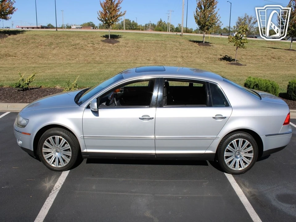 2006 Volkswagen Phaeton - Image 11 of 12