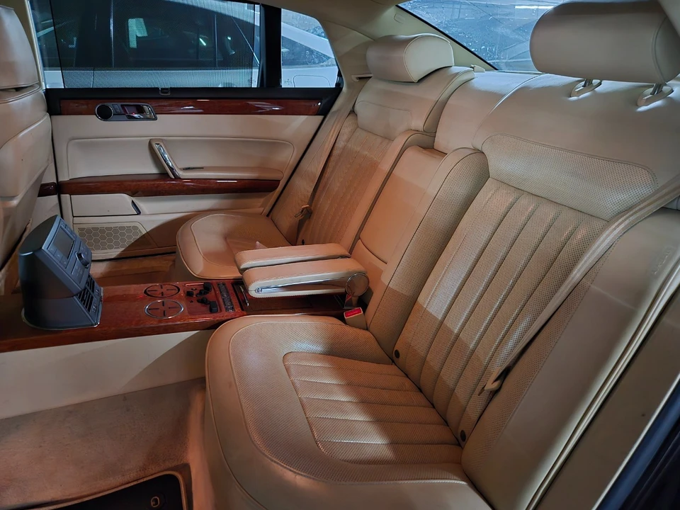 2006 Volkswagen Phaeton - Image 11 of 21