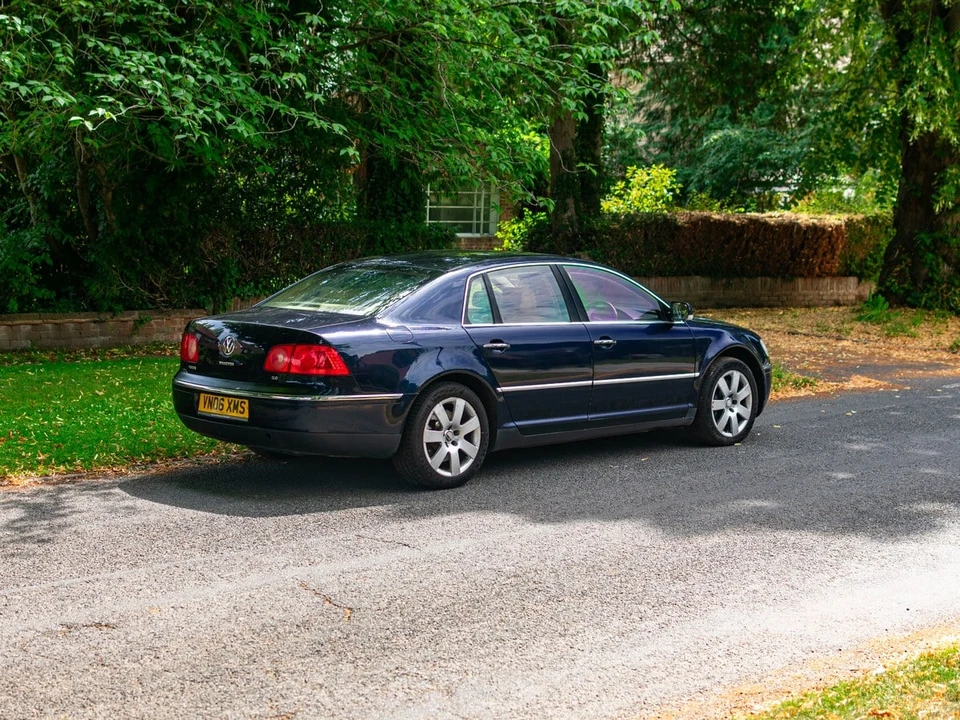 2006 Volkswagen Phaeton - Image 11 of 30