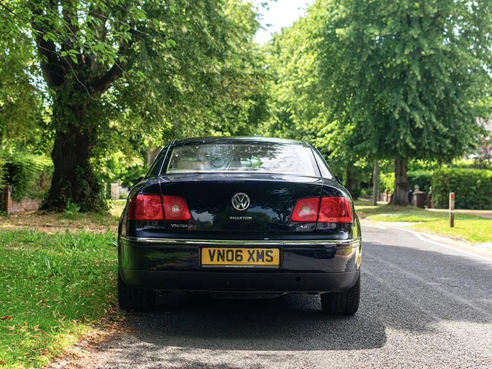 2006 Volkswagen Phaeton - Image 13 of 30