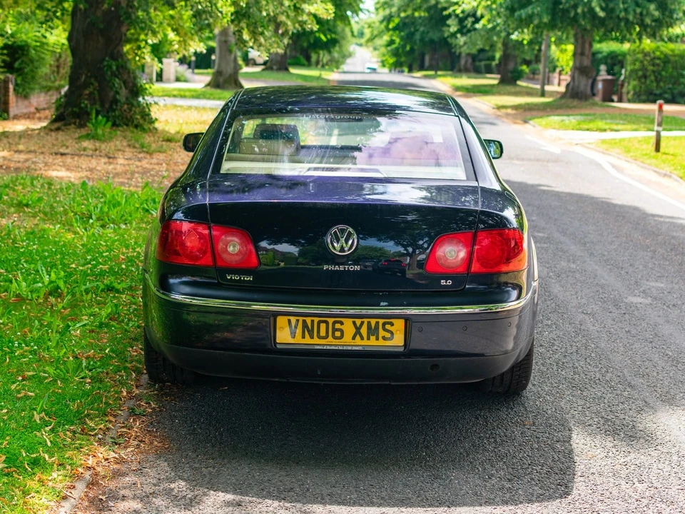 2006 Volkswagen Phaeton - Image 14 of 30