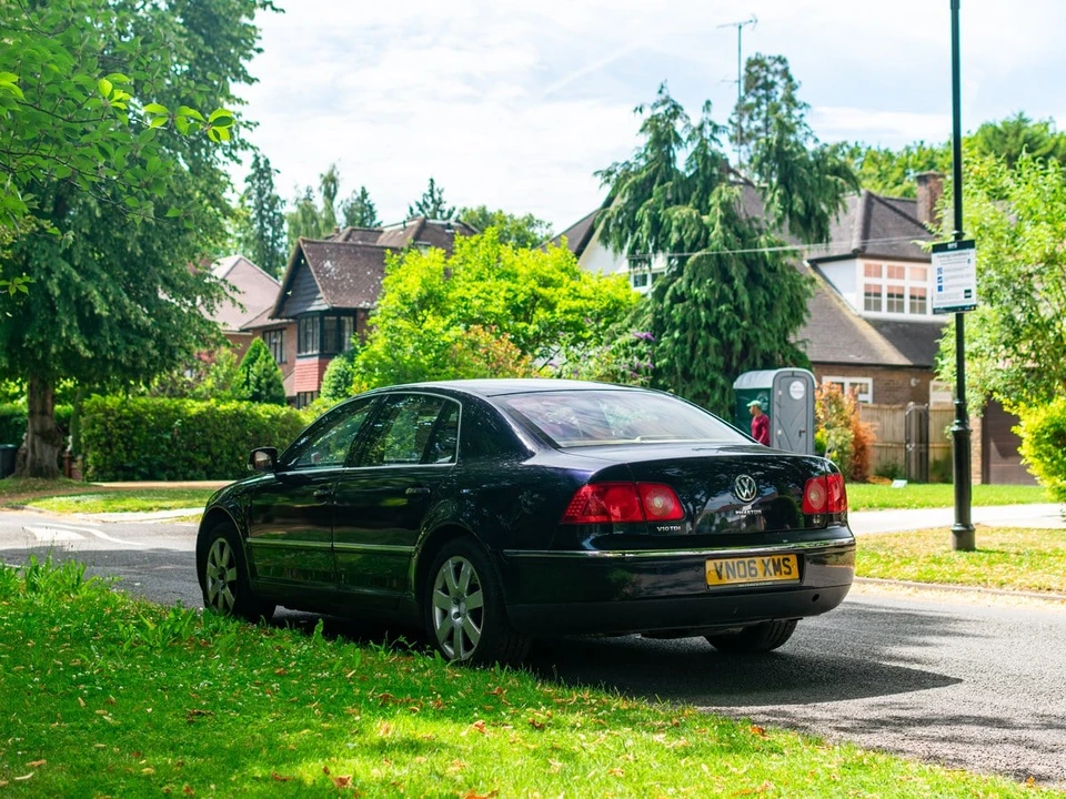 2006 Volkswagen Phaeton - Image 15 of 30