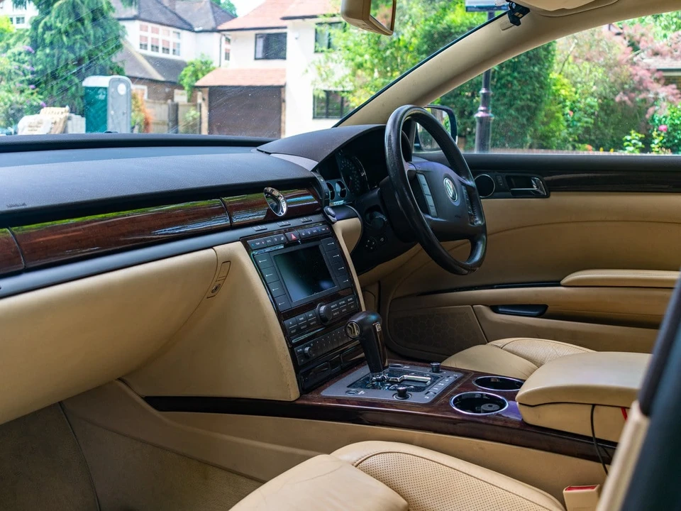 2006 Volkswagen Phaeton - Image 5 of 30