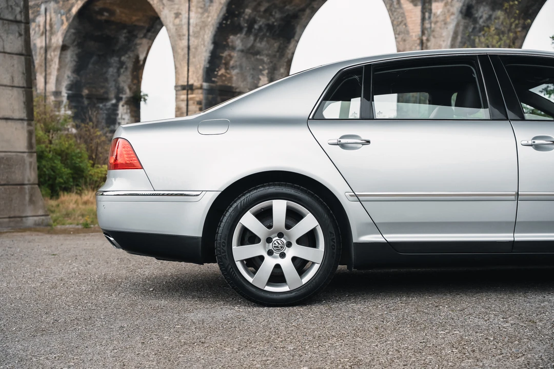 2006 Volkswagen Phaeton - Image 30 of 31