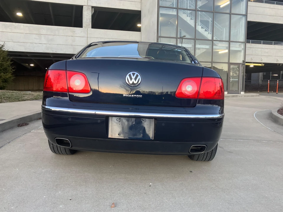 2006 Volkswagen Phaeton - Image 10 of 31