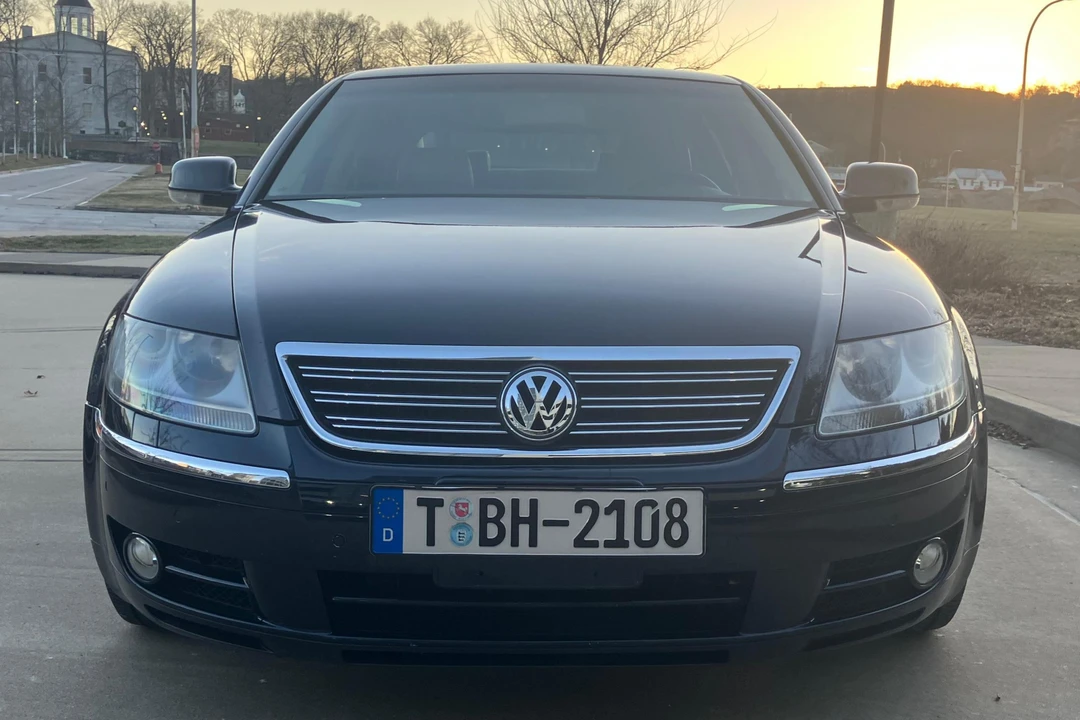 2006 Volkswagen Phaeton - Image 2 of 31