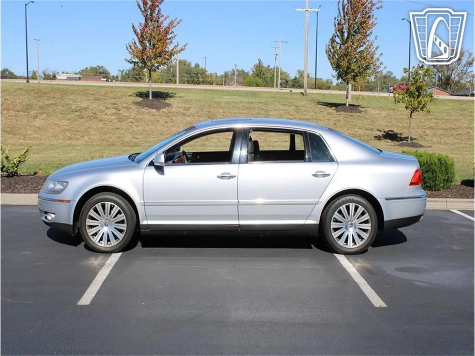 2006 Volkswagen Phaeton - Image 2 of 31