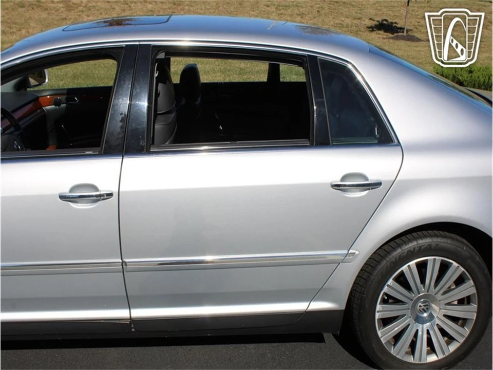 2006 Volkswagen Phaeton - Image 28 of 31
