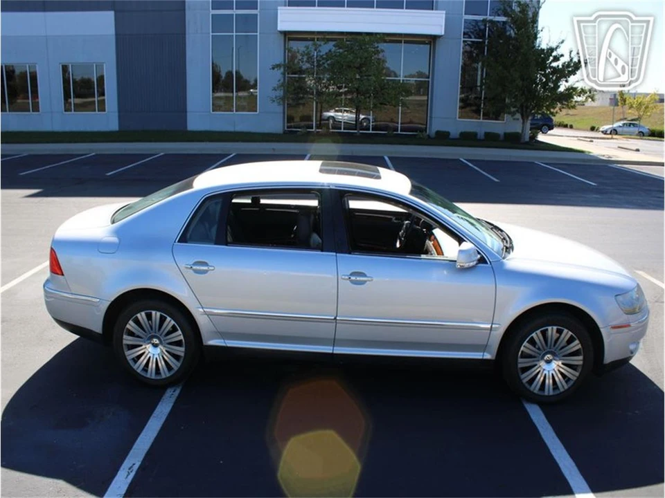 2006 Volkswagen Phaeton - Image 14 of 31