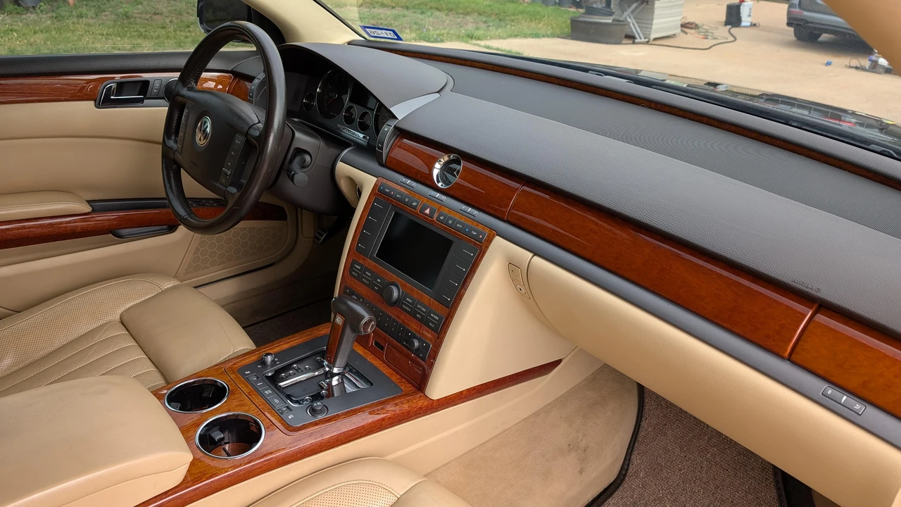 2006 Volkswagen Phaeton - Image 29 of 31