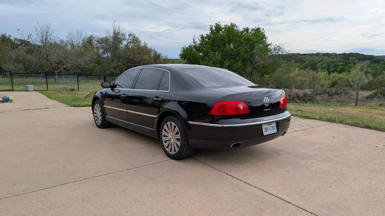 2006 Volkswagen Phaeton - Image 9 of 31