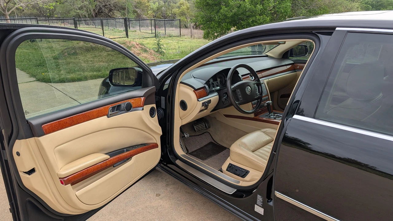 2006 Volkswagen Phaeton - Image 26 of 31