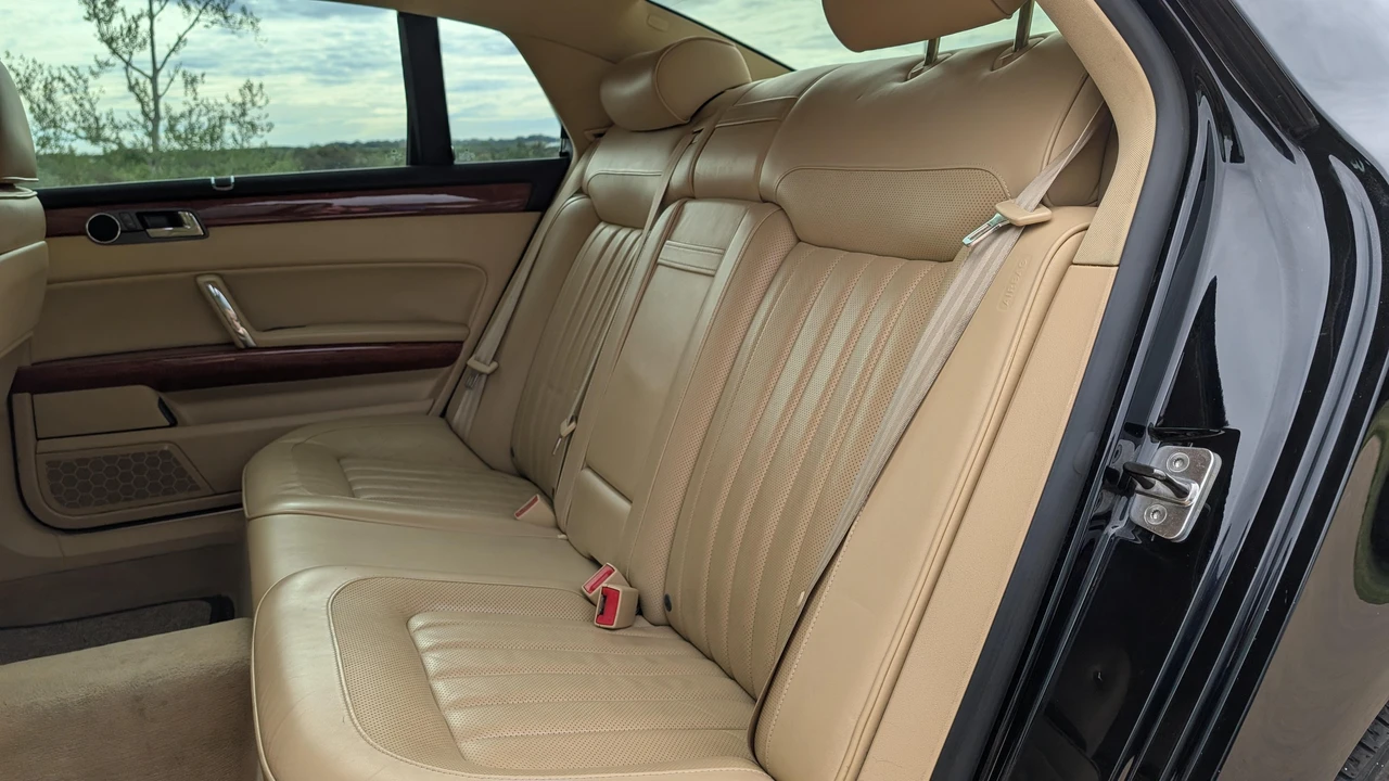 2006 Volkswagen Phaeton - Image 25 of 31