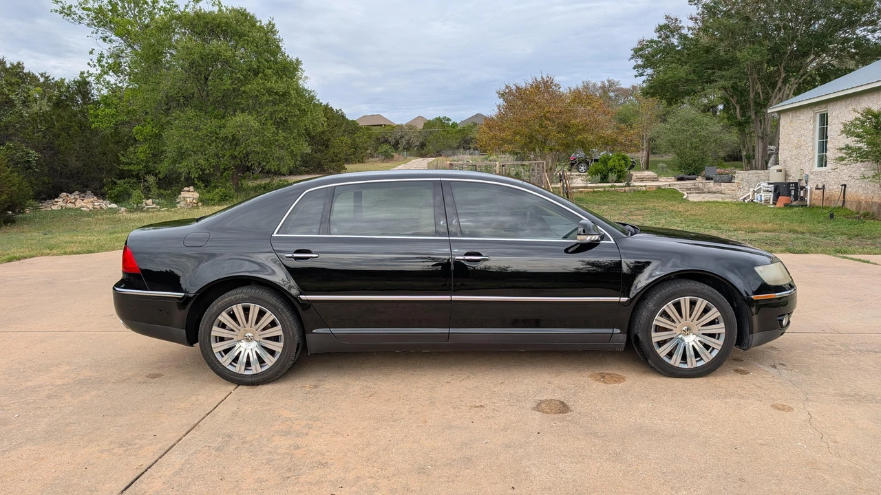 2006 Volkswagen Phaeton - Image 11 of 31