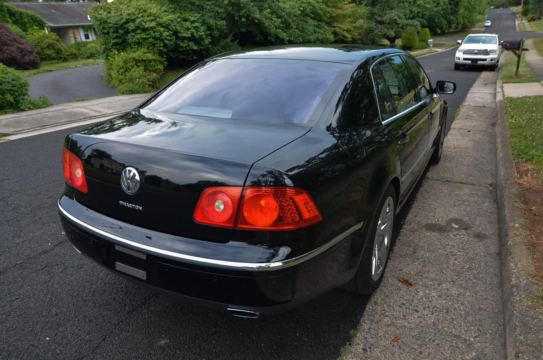 2006 Volkswagen Phaeton - Image 12 of 31