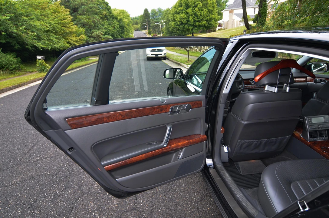 2006 Volkswagen Phaeton - Image 28 of 31