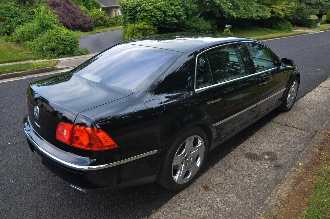 2006 Volkswagen Phaeton - Image 13 of 31