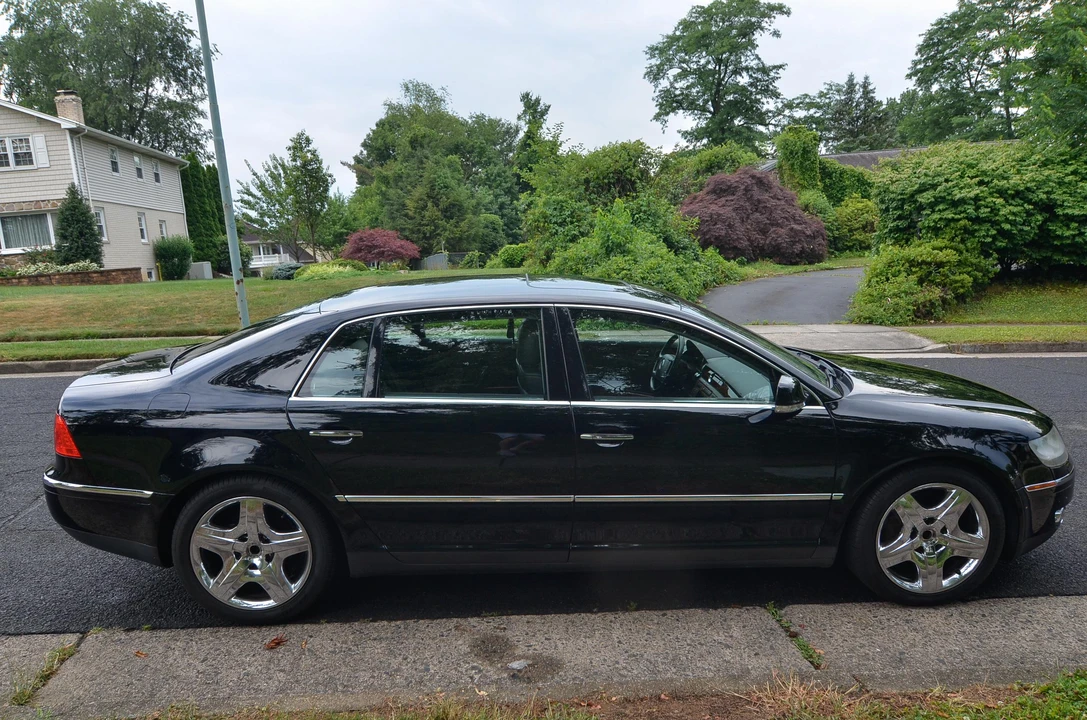 2006 Volkswagen Phaeton - Image 14 of 31